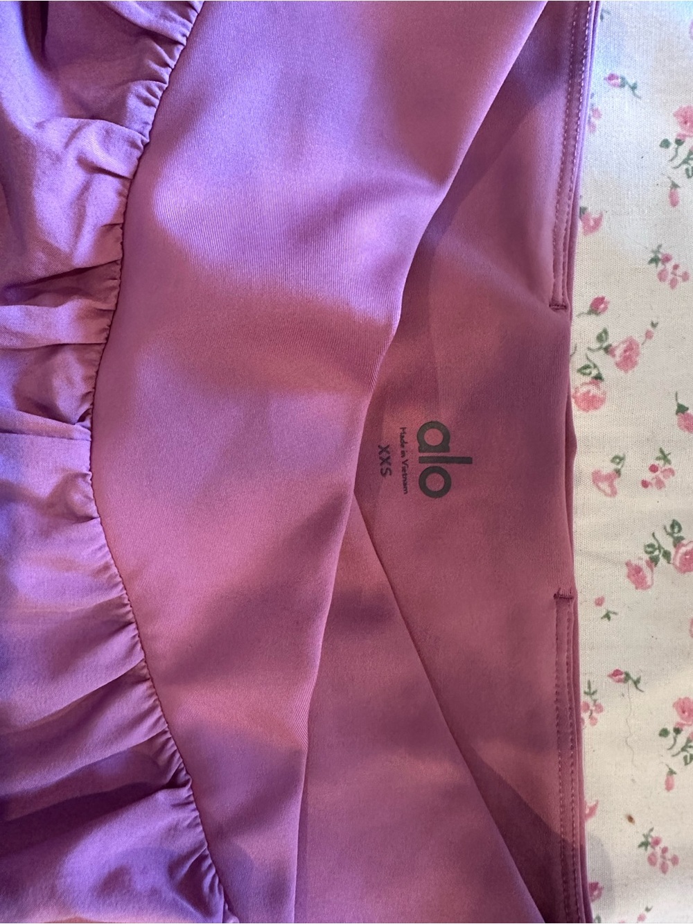 ALO V-Cute running shorts Wild Rose NWT - Picture 2 of 6